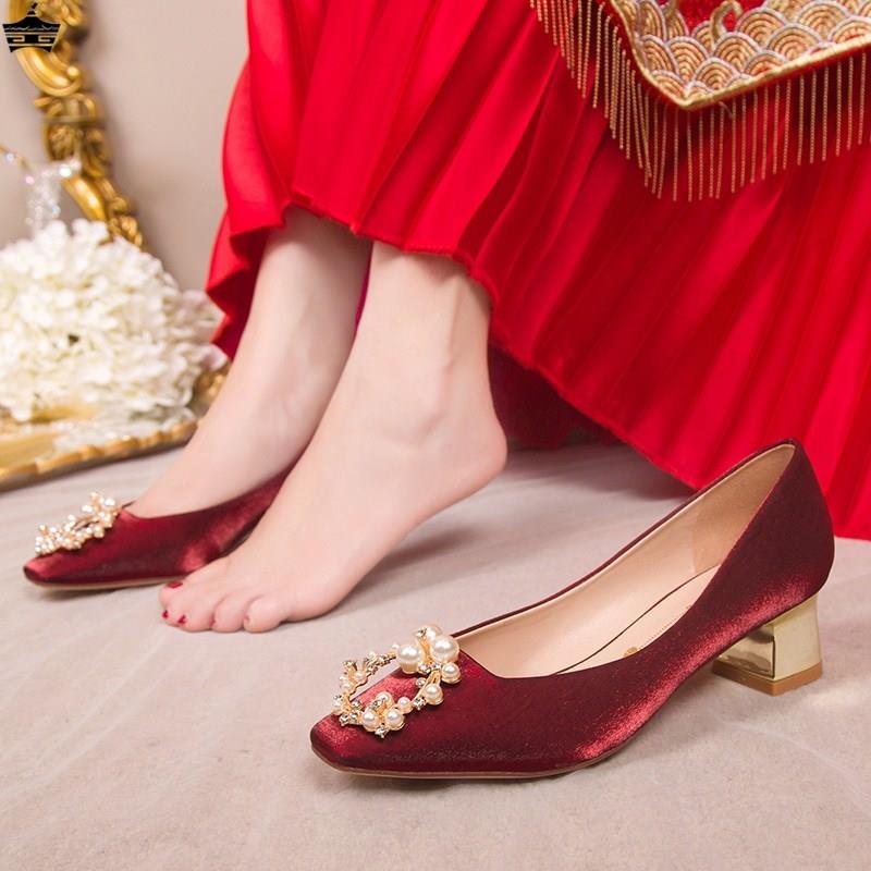 婚鞋粗跟女酒红色秀禾鞋秋方头新款中式低跟新娘鞋不累脚孕妇鞋子